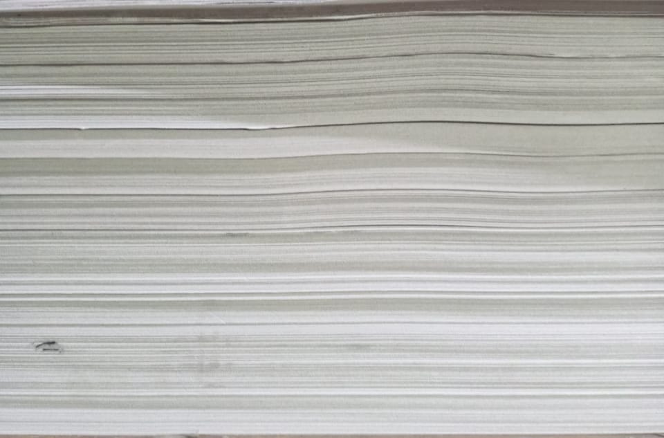 White Back 23x36 - 30.8 Kg 400 Gsm 144 Sheet Package & price ( Card Board )
