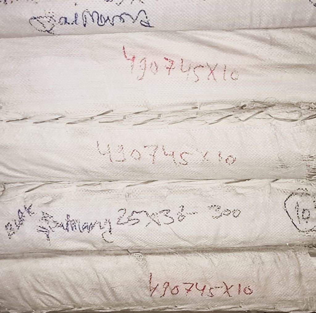 Black Card 25x36 300 Gsm 17.5 Kg-100 Sheet-3